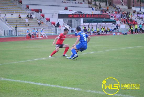 42分鐘，深圳鵬城，11號周俊進(jìn)球，1-0