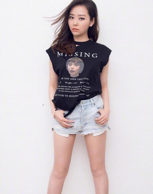 張靚穎經紀人王龍經紀公司明星商演代言活動費用