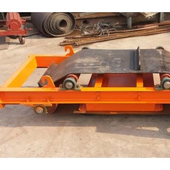 帶橡膠刮板環(huán)形帶卸鐵器皮帶B1200型